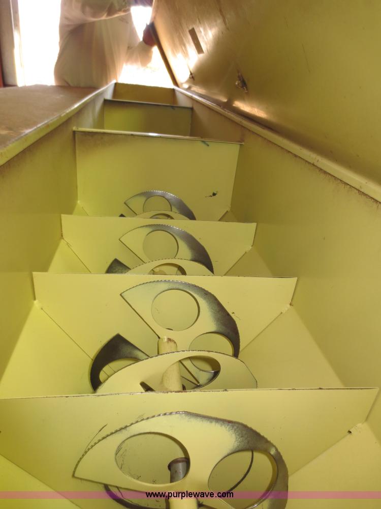 image for item AK9744 1984 Truax 812 grass drill