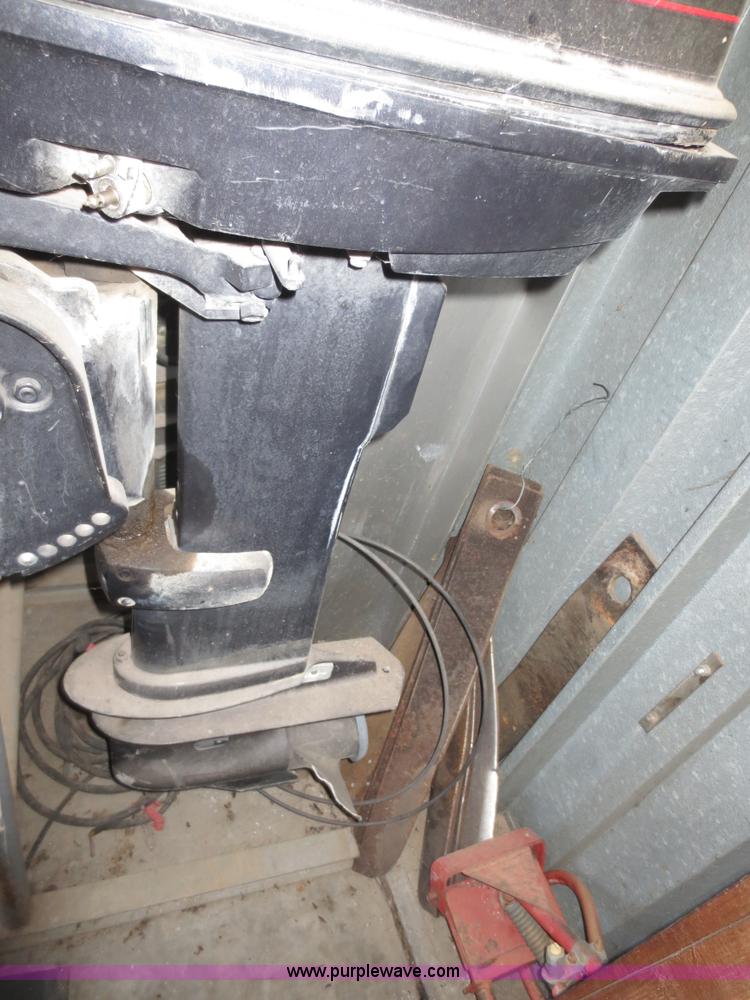 image for item AK9746 1995 Johnson 25 HP outboard motor