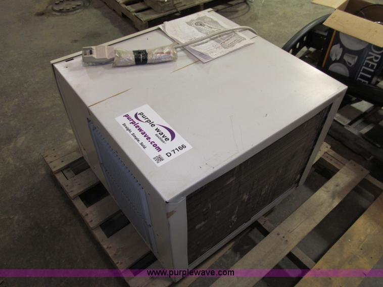 image for item D7166 Whirlpool air conditioner