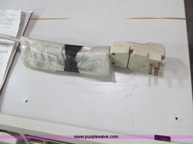 image for item D7166 Whirlpool air conditioner