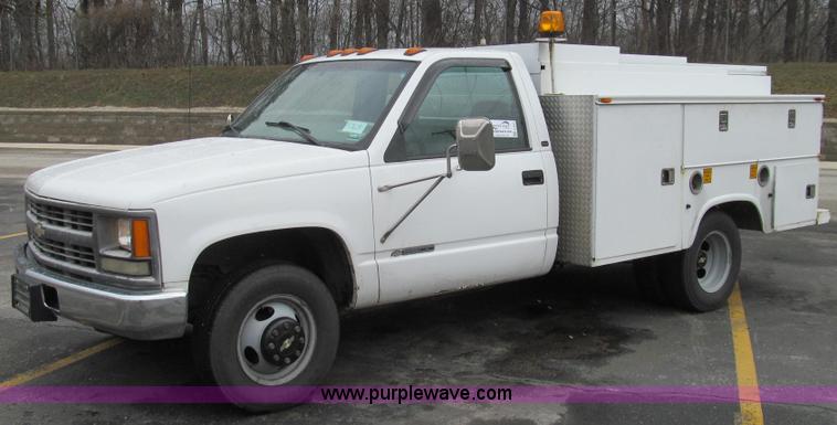image for item E3694 1997 Chevrolet 3500 utility truck