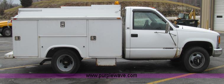 image for item E3694 1997 Chevrolet 3500 utility truck
