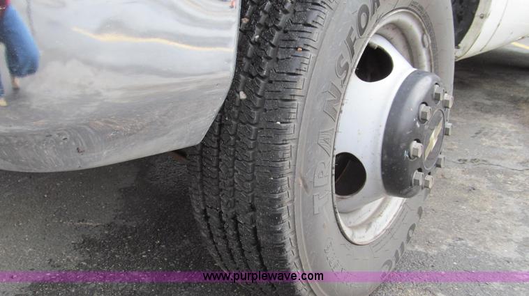 image for item E3694 1997 Chevrolet 3500 utility truck