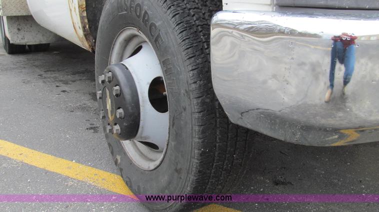 image for item E3694 1997 Chevrolet 3500 utility truck