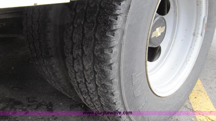 image for item E3694 1997 Chevrolet 3500 utility truck