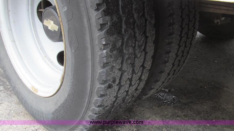 image for item E3694 1997 Chevrolet 3500 utility truck