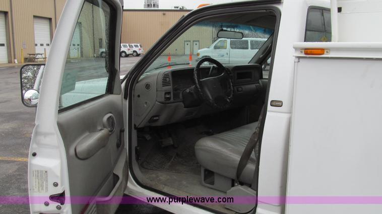 image for item E3694 1997 Chevrolet 3500 utility truck