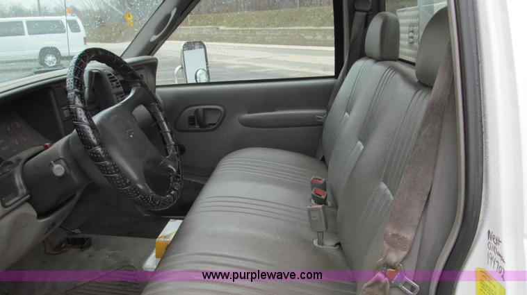 image for item E3694 1997 Chevrolet 3500 utility truck