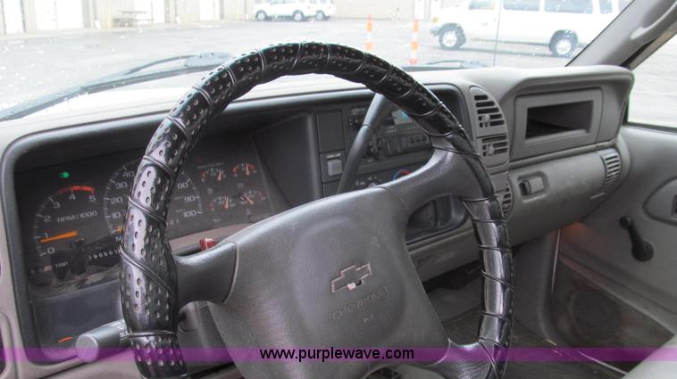 image for item E3694 1997 Chevrolet 3500 utility truck
