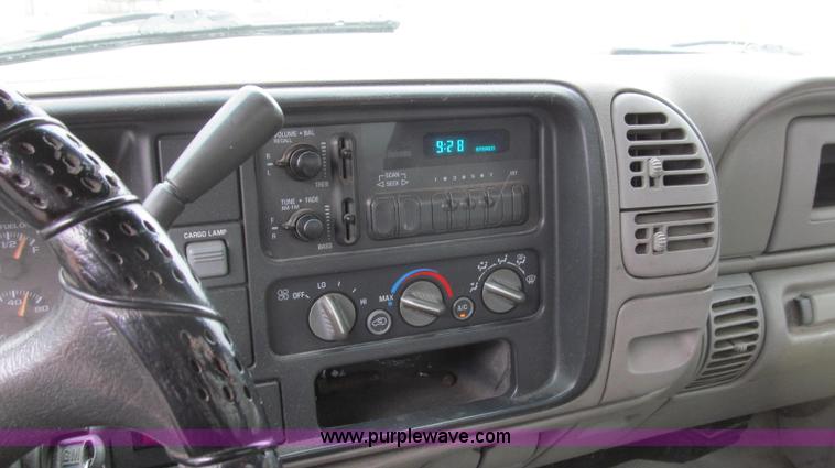 image for item E3694 1997 Chevrolet 3500 utility truck