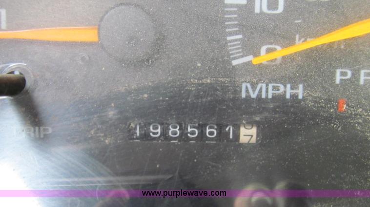 image for item E3694 1997 Chevrolet 3500 utility truck