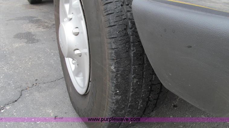 image for item E3695 2007 Ford E350 XLT Super Duty van