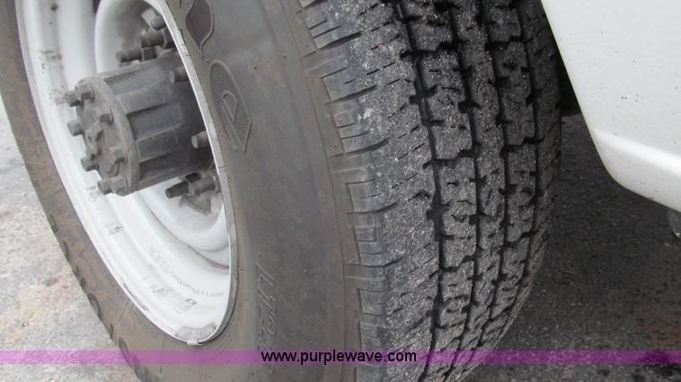 image for item E3695 2007 Ford E350 XLT Super Duty van