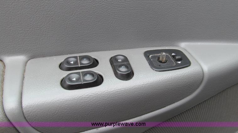 image for item E3695 2007 Ford E350 XLT Super Duty van