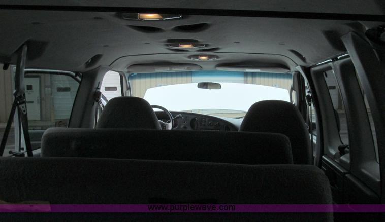 image for item E3695 2007 Ford E350 XLT Super Duty van