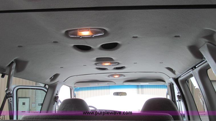 image for item E3695 2007 Ford E350 XLT Super Duty van