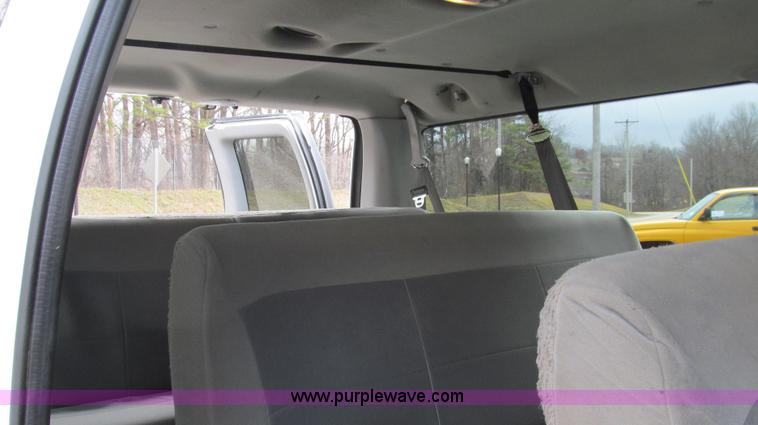 image for item E3695 2007 Ford E350 XLT Super Duty van