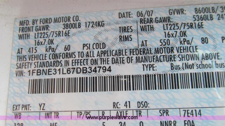 image for item E3695 2007 Ford E350 XLT Super Duty van