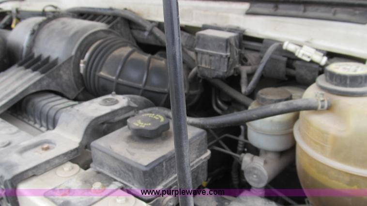 image for item E3696 2004 Ford E350 XL van