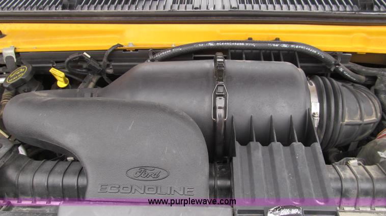 image for item E3697 2005 Ford E350 XL van