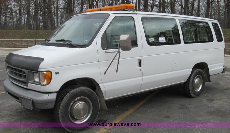 image for item E3698 2000 Ford E350 XL van