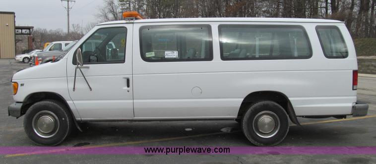 image for item E3698 2000 Ford E350 XL van