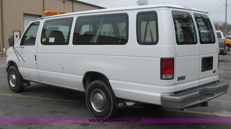 image for item E3698 2000 Ford E350 XL van