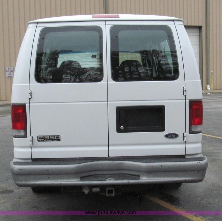 image for item E3698 2000 Ford E350 XL van