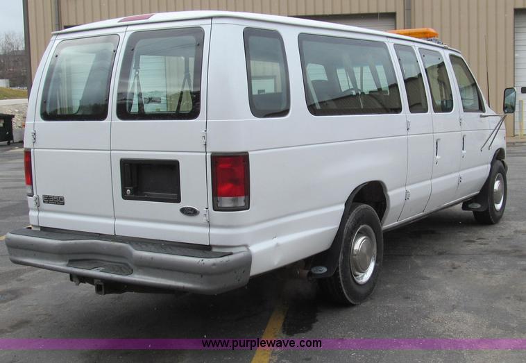 image for item E3698 2000 Ford E350 XL van