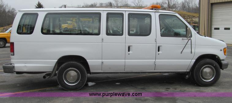 image for item E3698 2000 Ford E350 XL van