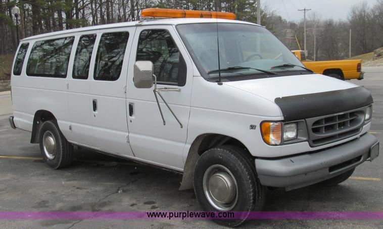 image for item E3698 2000 Ford E350 XL van