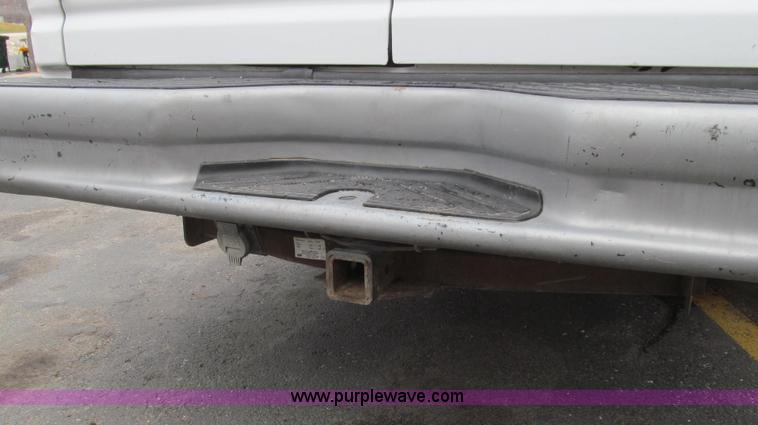 image for item E3698 2000 Ford E350 XL van