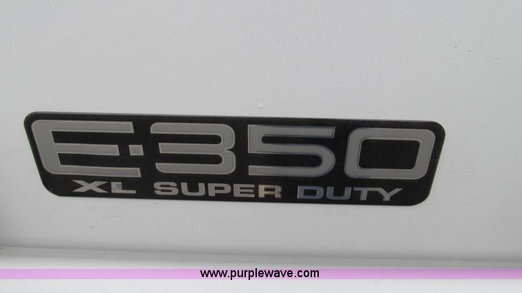 image for item E3698 2000 Ford E350 XL van