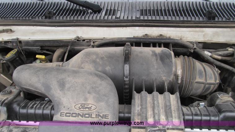 image for item E3698 2000 Ford E350 XL van