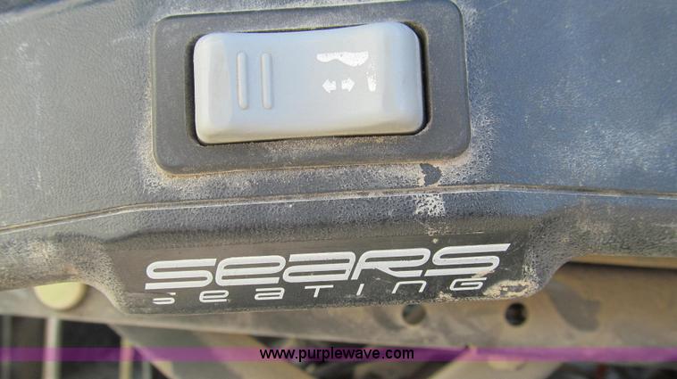 image for item E3746 2000 International 4900 dump truck