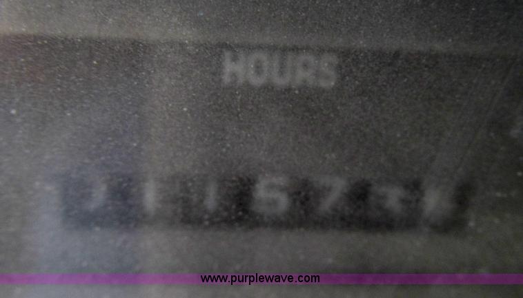 image for item E3746 2000 International 4900 dump truck