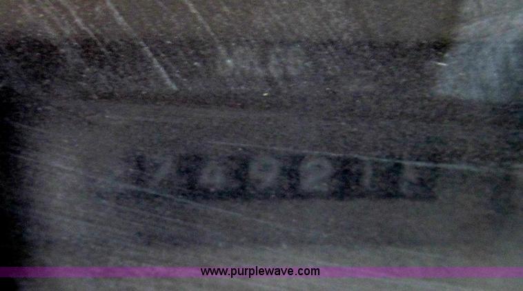 image for item E3746 2000 International 4900 dump truck