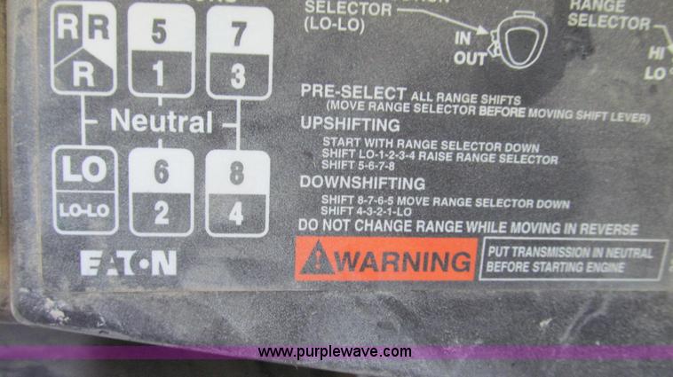 image for item E3746 2000 International 4900 dump truck