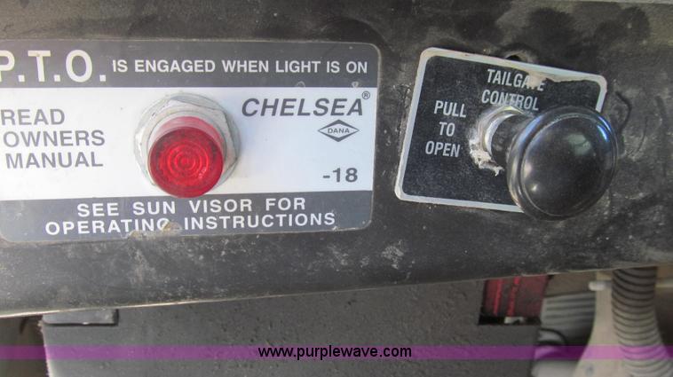 image for item E3746 2000 International 4900 dump truck