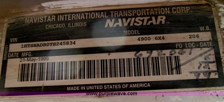 image for item E3746 2000 International 4900 dump truck