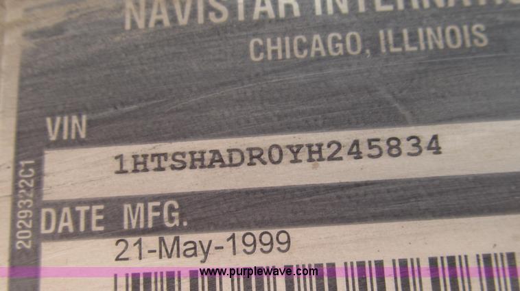 image for item E3746 2000 International 4900 dump truck