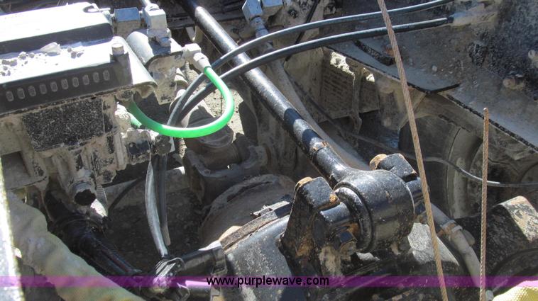 image for item E3747 1999 International 4900 dump truck