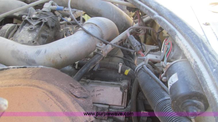 image for item E3747 1999 International 4900 dump truck