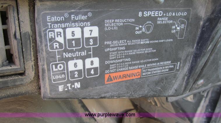 image for item E3747 1999 International 4900 dump truck