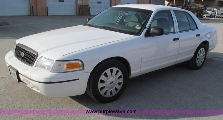 image for item E5878 2007 Ford Crown Victoria Police Interceptor