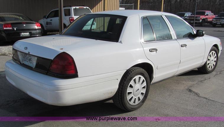 image for item E5878 2007 Ford Crown Victoria Police Interceptor