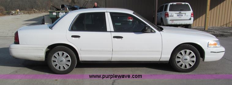 image for item E5878 2007 Ford Crown Victoria Police Interceptor