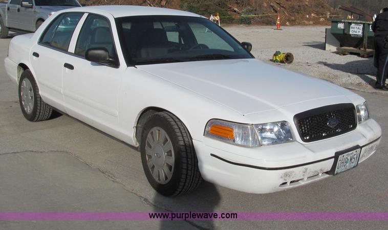 image for item E5878 2007 Ford Crown Victoria Police Interceptor