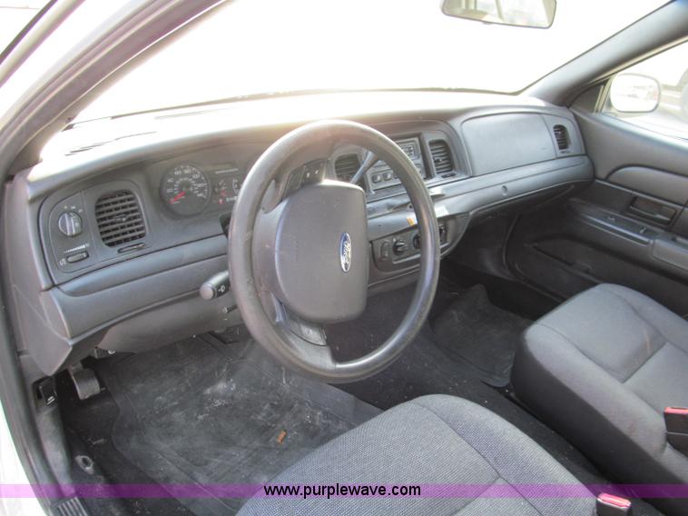 image for item E5878 2007 Ford Crown Victoria Police Interceptor