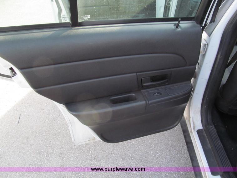 image for item E5878 2007 Ford Crown Victoria Police Interceptor